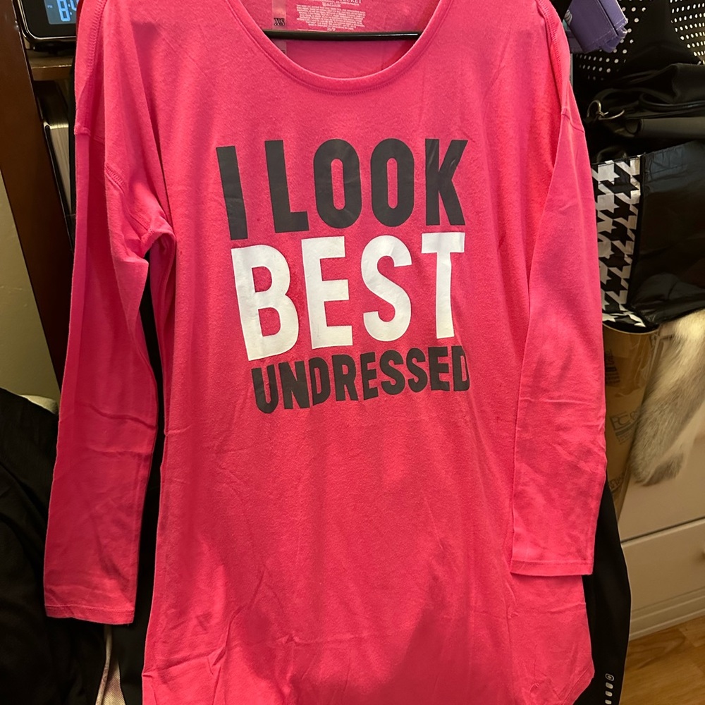 XS- VICTORIA  SECRETS-Ladies Comphy Nightshirt